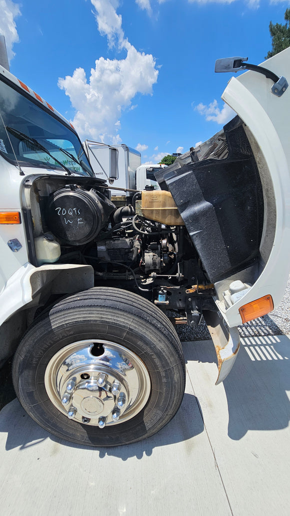 INTERNATIONAL 4700 SERIES BOX TRUCK